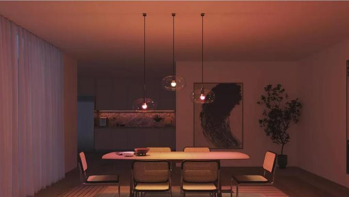 Immagine prodotto Philips Hue Essential White & Color Ambiance (E27, 806 lm, 3 x)