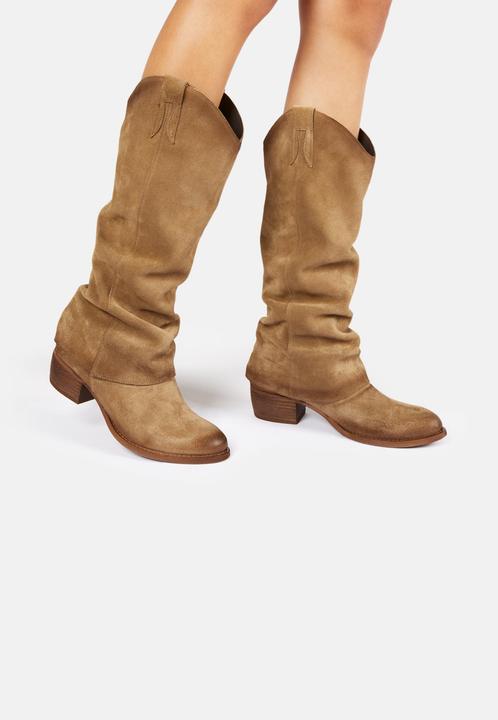 Actual product image Felmini Dresa C833, the mid-height boot, impresses with a mixture of sophistication and uniqueness. (39)