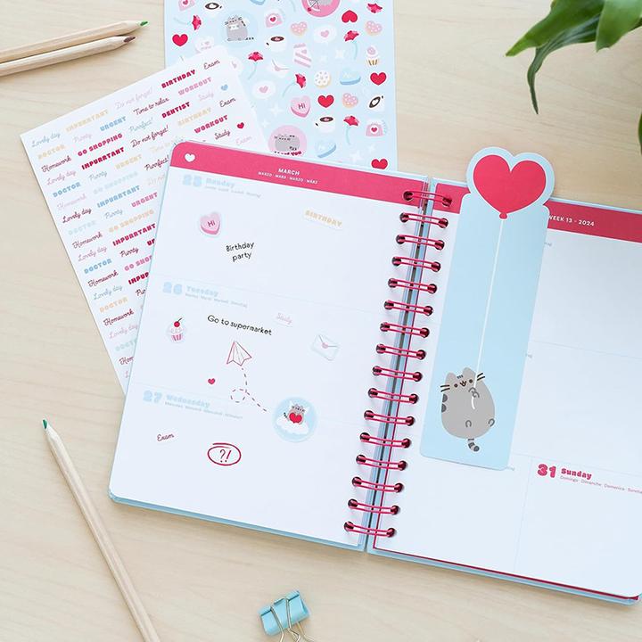 Actual product image Pusheen - Calendar / weekly planner 2023/2024 from the Purrfect Love collection (14.8 x 21 cm) (A5, Spanish, French, Italian, English)