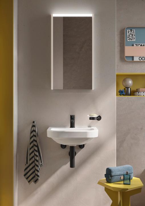 Actual product image Duravit D-Code mirror, LED light field top, 400x700mm, external light switch required, 3 W (40 x 70 cm)