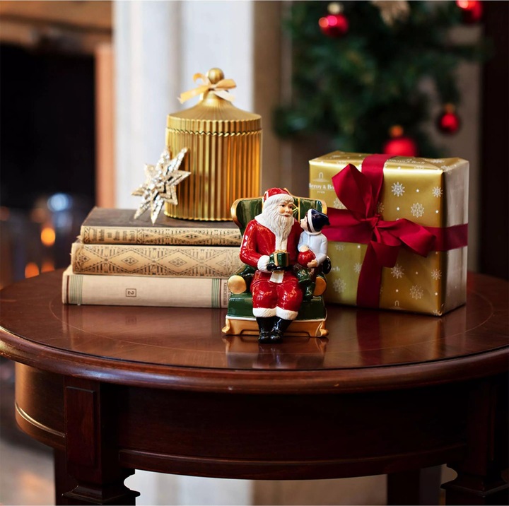 Actual product image Villeroy & Boch Deco Santa on armchair