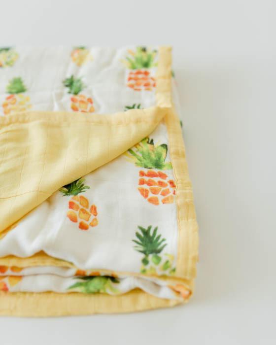 Actual product image little unicorn Deluxe Muslin Quilt (120 x 120 cm)