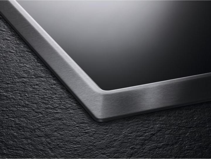 Immagine prodotto AEG 3000 Piano cottura radiante / Piano cottura in vetroceramica / 60 cm HE604000XB