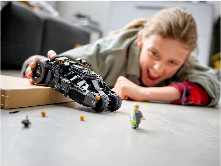 Actual product image LEGO Batmobile Tumbler: Scarecrow Showdown (76239, LEGO DC)