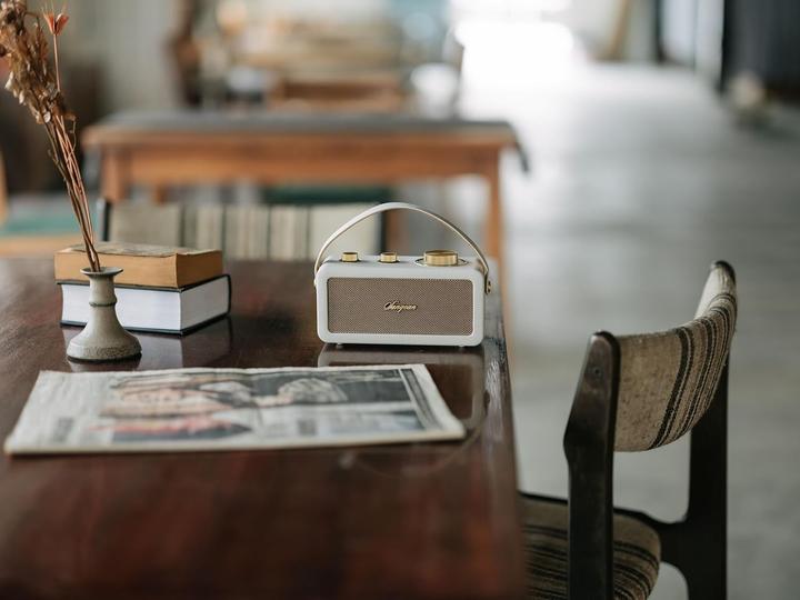 Image du produit Sangean RA-101 Radio à piles FM Bluetooth®, AUX rechargeable Ivory, Gold (FM, Bluetooth)