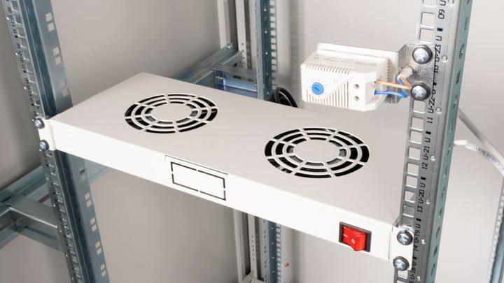 Actual product image equip Fan module for server enclosures, 4x fans RAL7035