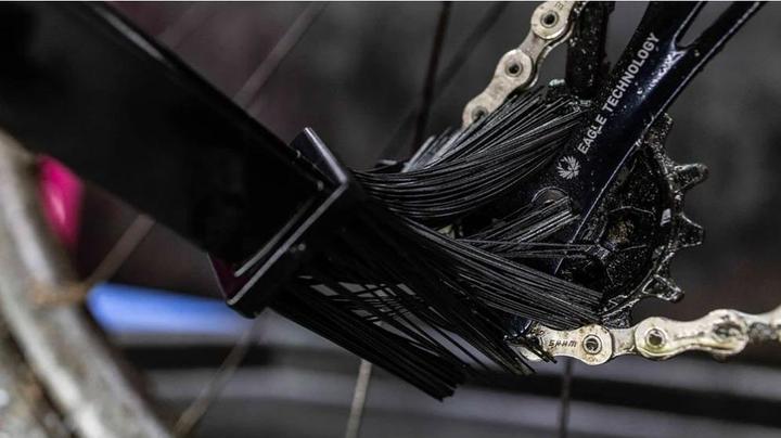 Produktbild Muc-Off Reinigungsbürste Bicycle Chain Brush, Set: Nein, Sportart (976.50 ml)