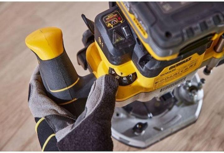 Productafbeelding DeWalt DCW620NT-XJ Draadloze bovenfrees