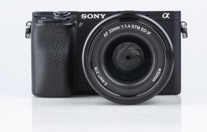 Immagine prodotto Viltrox FE-33MM STM APS-C, obiettivo primario autofocus con grande apertura, per attacco Sony E (Sony E, APS-C / DX)