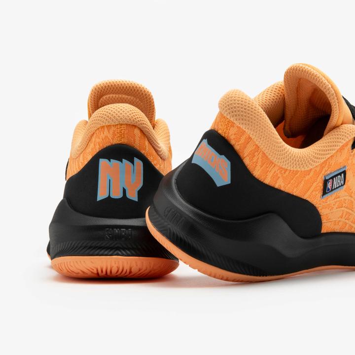 Immagine prodotto Tarmak Scarpe da basket per bambini Low NBA Knicks - Fast 900 Low-1 arancione (40)