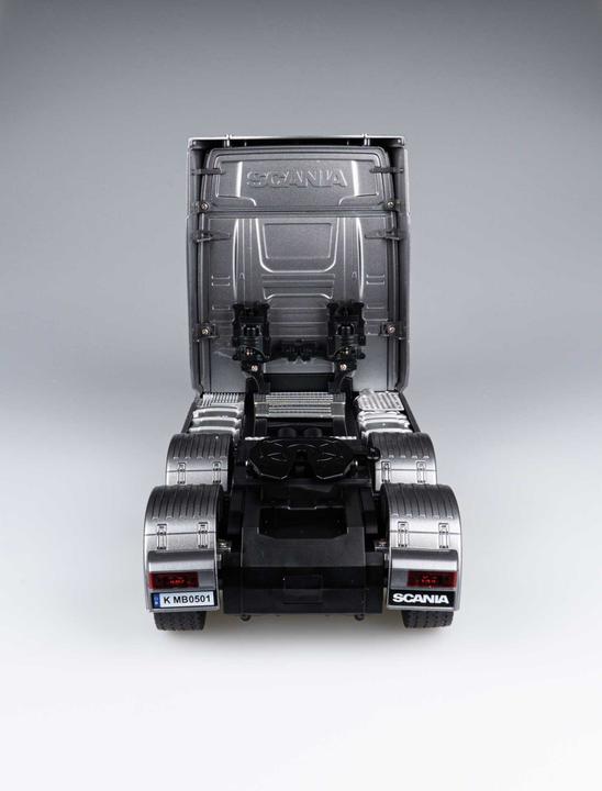 Image du produit Amewi Scania 770 S Zugmaschine 6x4 1:18 RTR silber (RTR Prêt à fonctionner)