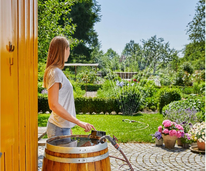 Produktbild Gardena Akku-Regenfasspumpe (Regenfasspumpe)