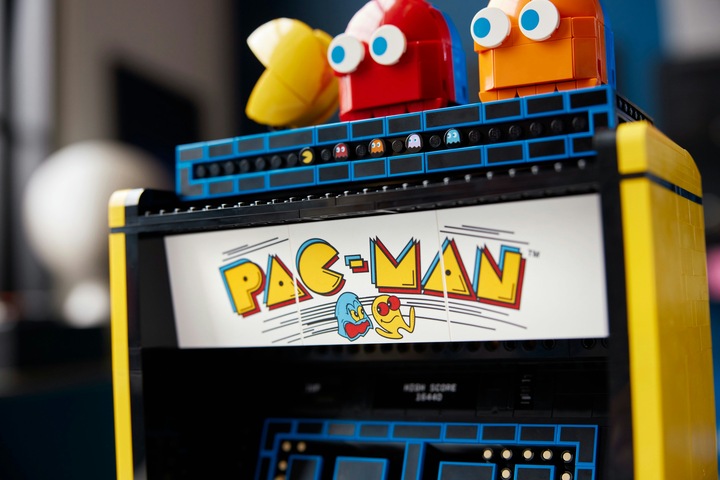 Actual product image LEGO PAC-MAN Arcade 10323 (10323, LEGO Icons, LEGO Rare Sets)