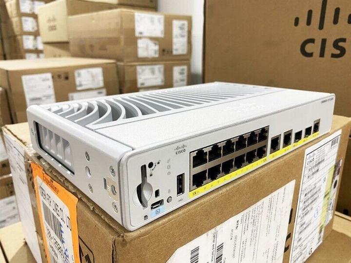 Image du produit Cisco Catalyst 9200CX - L'essence du réseau (12 ports)