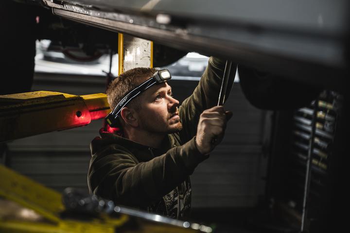 Immagine prodotto Coast RL20RB Lampada frontale ricaricabile con sistema di batterie impilabili, inclusa la batteria (1000 lm)