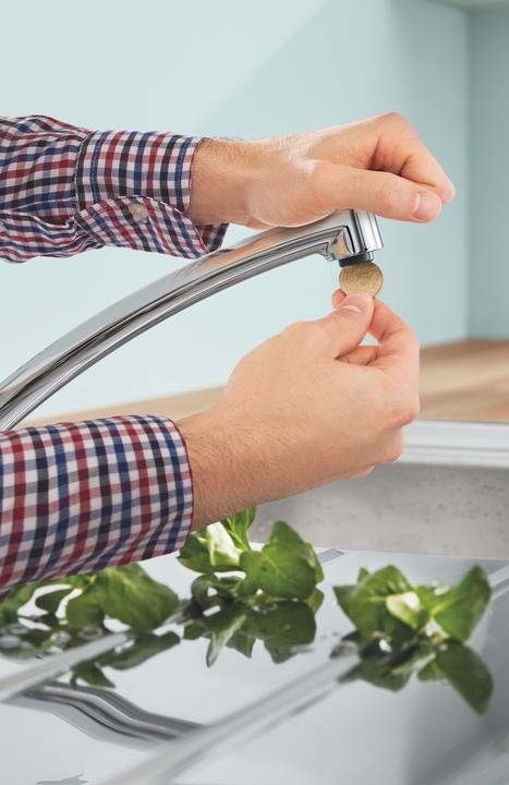 Actual product image Grohe Kchenarmatur mit Einhebelmischer BauEco chrom glnzend 31680000