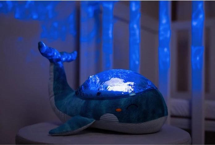 Actual product image Cloud B Cloudbox Tranquil Whale - Nachtlicht Blau (Wiederaufladbar)