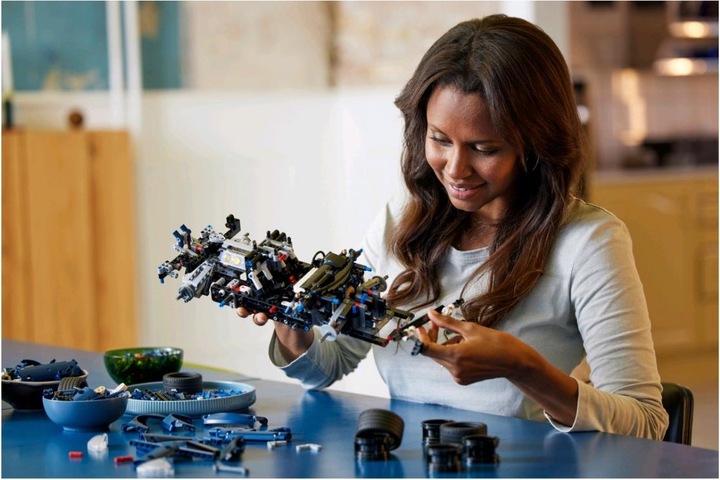 Actual product image LEGO Ford GT 2022 (42154, LEGO Technic)