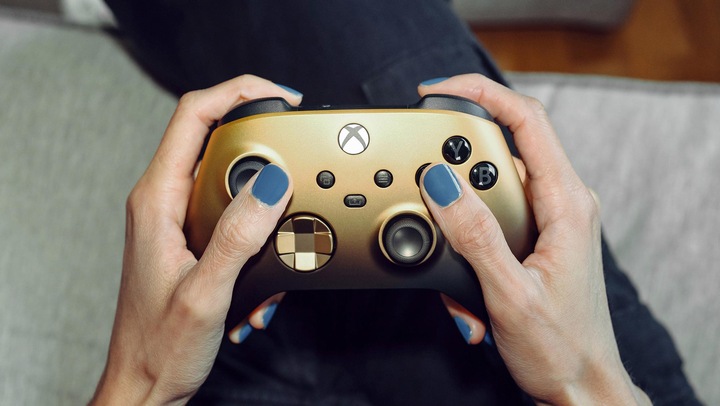Produktbild Microsoft Gold Shadow Controller (Special Edition) (Xbox Series S, Xbox One S, PC, Xbox One X, Xbox Series X)