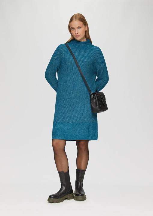 Actual product image S.Oliver Kleid Strickkleid mit Stehkragen und überschnittenen Schultern (46)