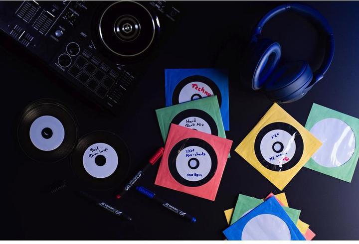Actual product image MediaRange CD/DVD paper sleeves coloured with window