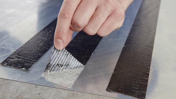 Image du produit tesa ADHESIVE REMOVER Spray décapant pour colle, élimine les résidus de colle, boîte de 200 ml