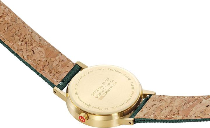 Actual product image Mondaine Classic - von der Natur inspiriert - Ip Gold (Analogue wristwatch, 36 mm)