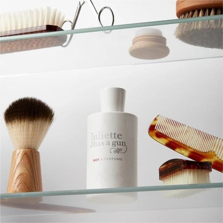 Actual product image Juliette Has a Gun Not A Perfume (Eau de parfum, 50 ml)