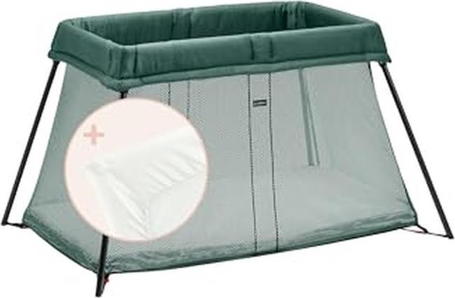 Productafbeelding BabyBjörn Travel Crib Light with Sheet, Dark Green (60 x 105 cm)