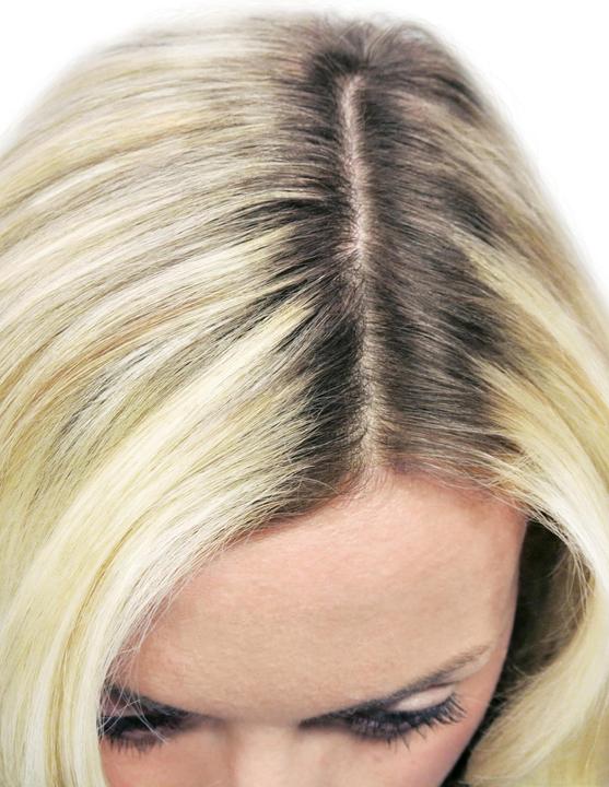 Actual product image Color Wow Root Cover Up Platinum Light Blonde (Blond)