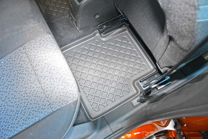Actual product image Aristar All-weather floor mats for Opel Crossland X / Citroen C3 Aircross from 2017 to today (1 set of 4 floor mats)