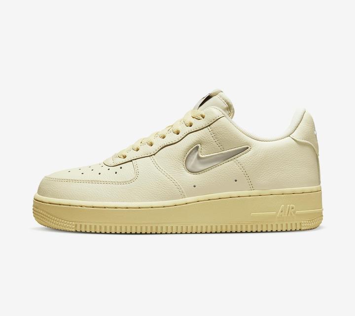 Produktbild Nike Air Force 1 '07 LX (36.5)