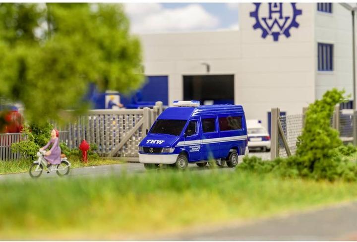 Immagine prodotto Faller MB Sprinter THW mit Blaulicht (HERPA)