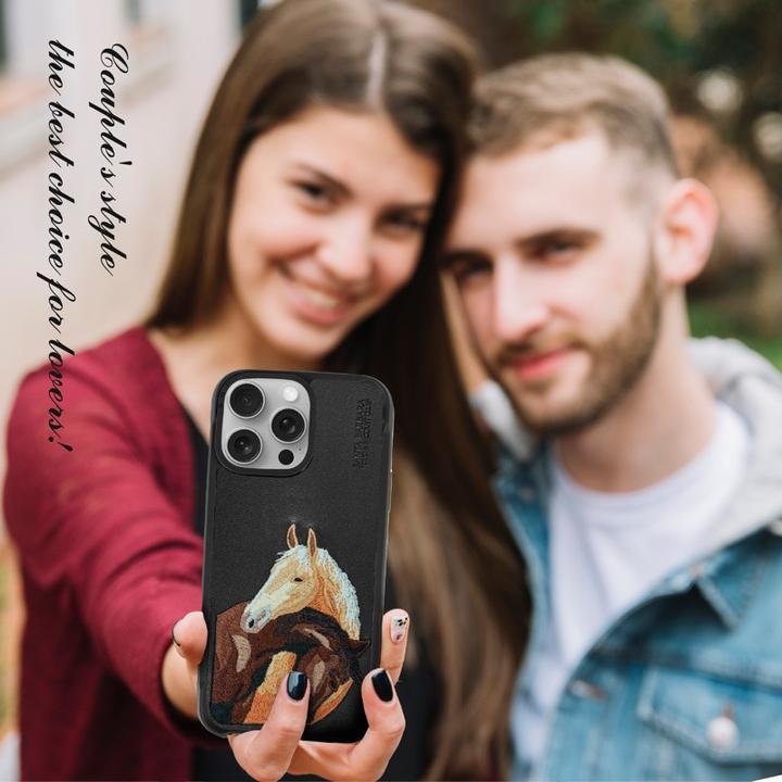 Actual product image Santa Barbara iPhone 16 Pro Max - Polo Isidore - Premium Hülle mit Pferd-Stickerei, Grau (Apple iPhone 16 Pro Max)