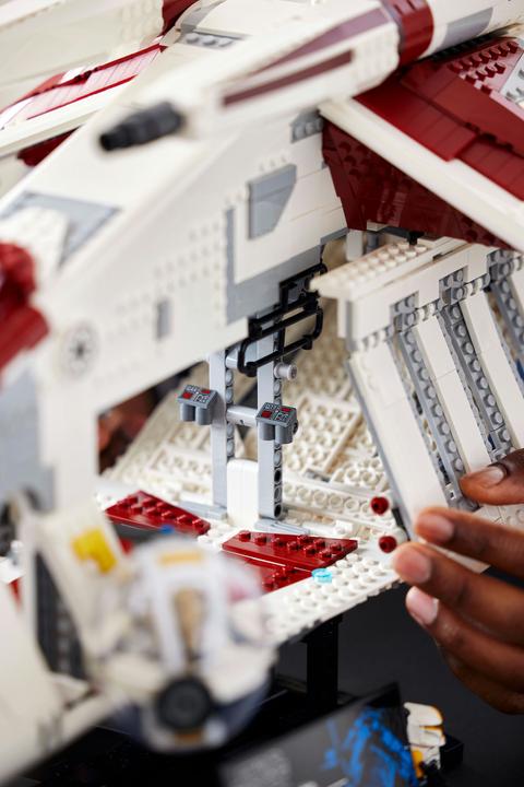 Actual product image LEGO UCS Republic Gunship (75309, LEGO Rare Sets, LEGO Star Wars)