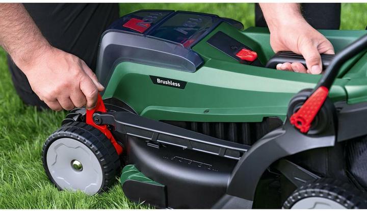 Actual product image Bosch Home & Garden UniversalRotak (Rechargeable battery operated)