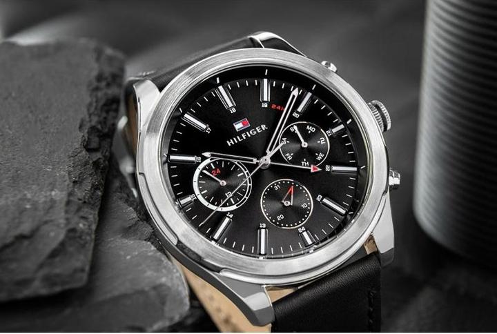 Produktbild Tommy Hilfiger Ashton Herrenuhr 1791740 + BOX (Chronograph, 44 mm)