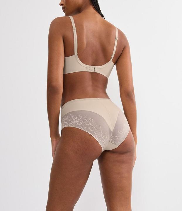 Actual product image Triumph Comfort Contour (Single pack, M)