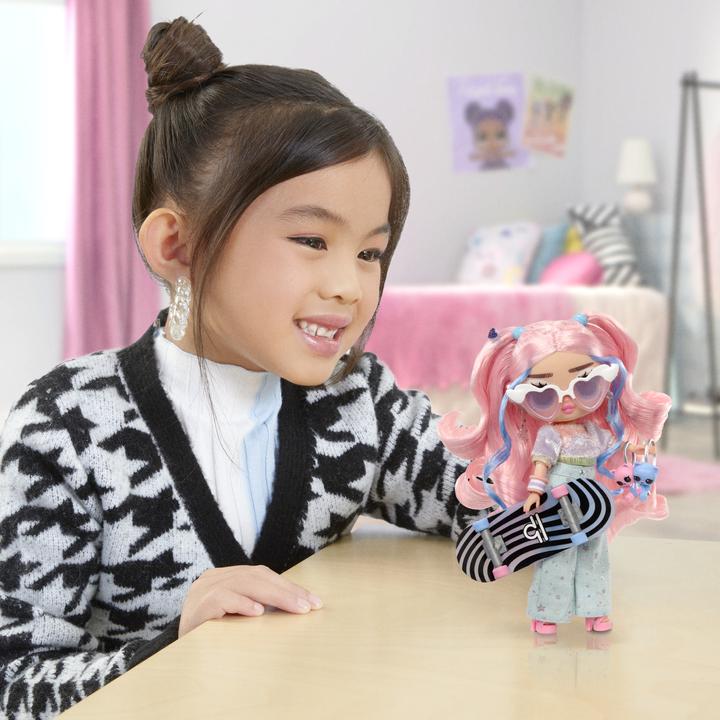 Immagine prodotto MGA Tweens Core Doll - Flora Moon