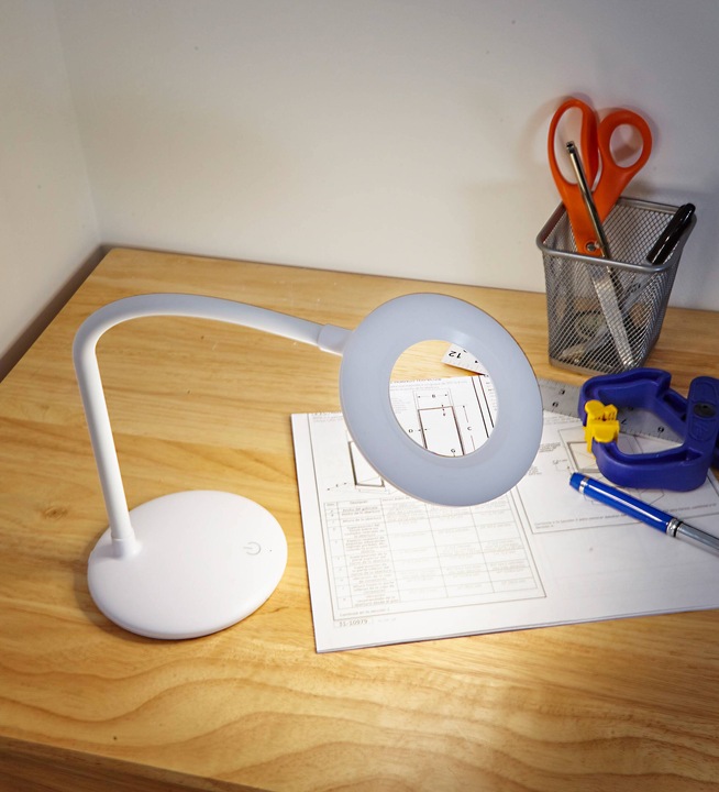Produktbild Magic Vision LED-Lupenlampe, mit Standfuss, Weiss
