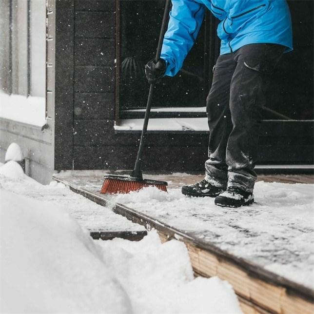 Actual product image Fiskars Universal yard broom M, 1025921 (1 pcs.)