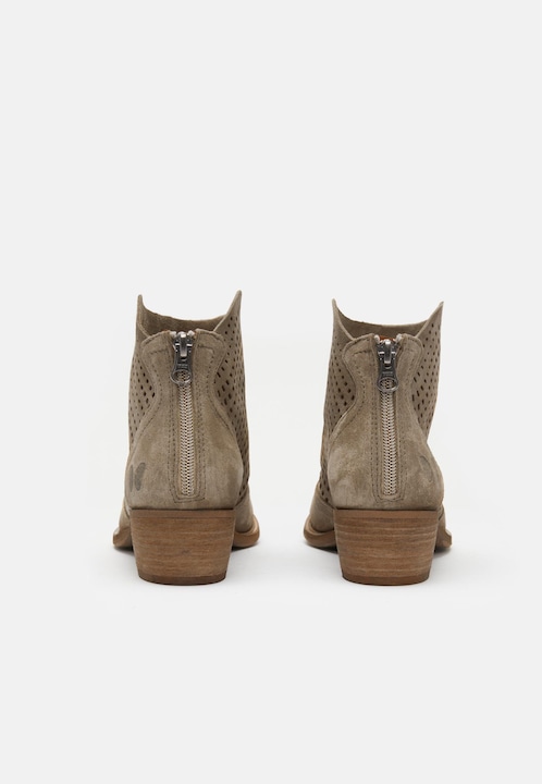 Actual product image Felmini This stiff boot from is made from suede. They offer a perfect blend of (38)