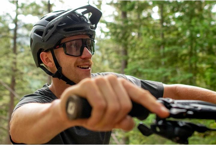 Actual product image Julbo Fury Schwarz Durchscheinend Glänzend Grün Matt REACTIV 03 (Black, black through. gl., Green, green mat, Black)