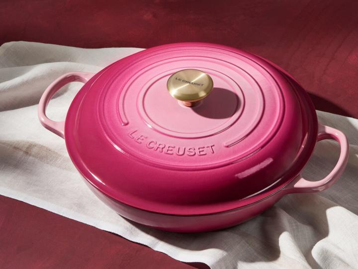 Produktbild Le Creuset Bräter Signature rund berry 24cm (Gusseisen, 24 x 16.60 cm)