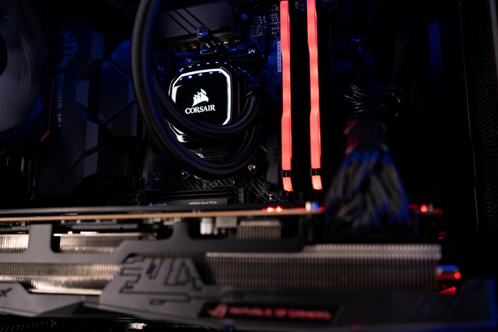Actual product image Mifcom Tempest RX5700XT (AMD Ryzen 7 3700X, 16 GB, 1000 GB, Radeon RX 5700 XT)