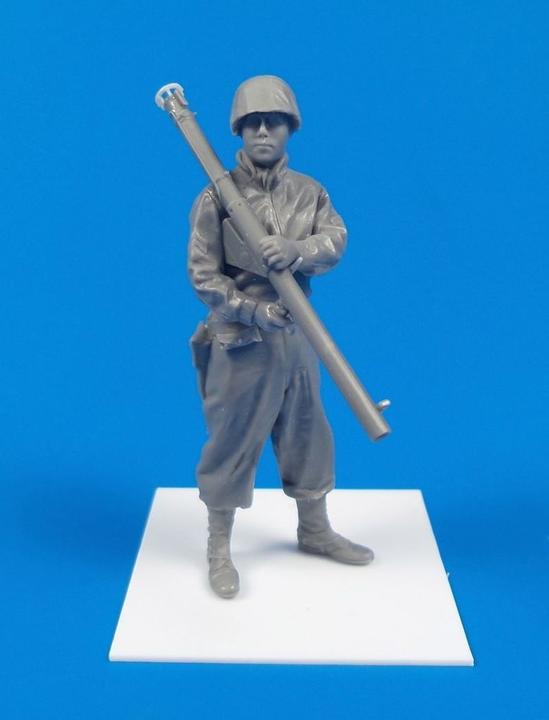 Actual product image CMK II US Army Soldier with Bazooka M1A2 (Anzio 1944)
