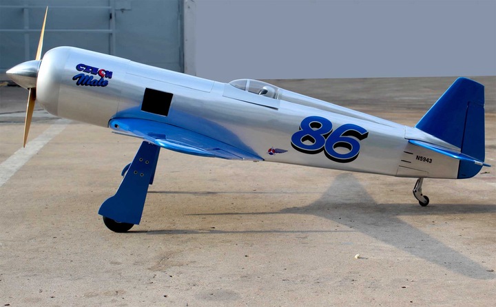 Actual product image Seagull Models SG-Models ) YAK 11 71" 1,8m CHROM 35cc AIRRACE "Czech Mate" MIT Einz (Warbird)