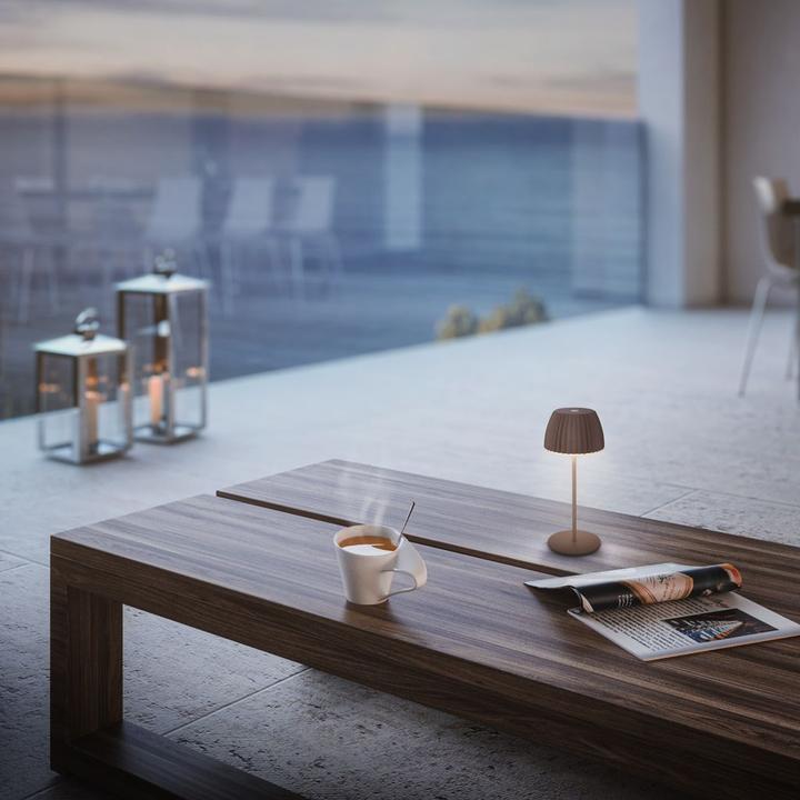 Produktbild Briloner Brilo unplugged RIFFLE Akku Mini Tischleuchte mit Lichtkante - Umbrasand (150 lm)