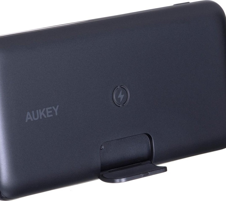 Actual product image Aukey PB-WL02 (10000 mAh, 18 W)