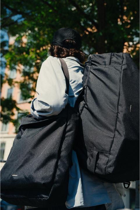 Actual product image Sandqvist Go 2-Way Tote Bag 17 (17 l)